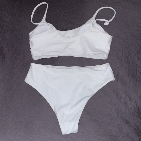 Cupshe white bikini with silver embellishments along waistband and top, size s - Picture 2 of 3